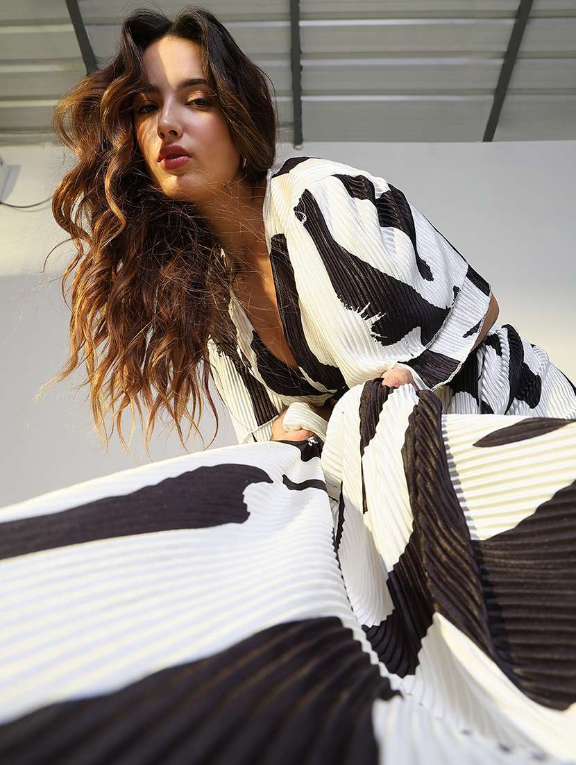 women printed top and skirt co-ord set - 21643272 -  Standard Image - 6