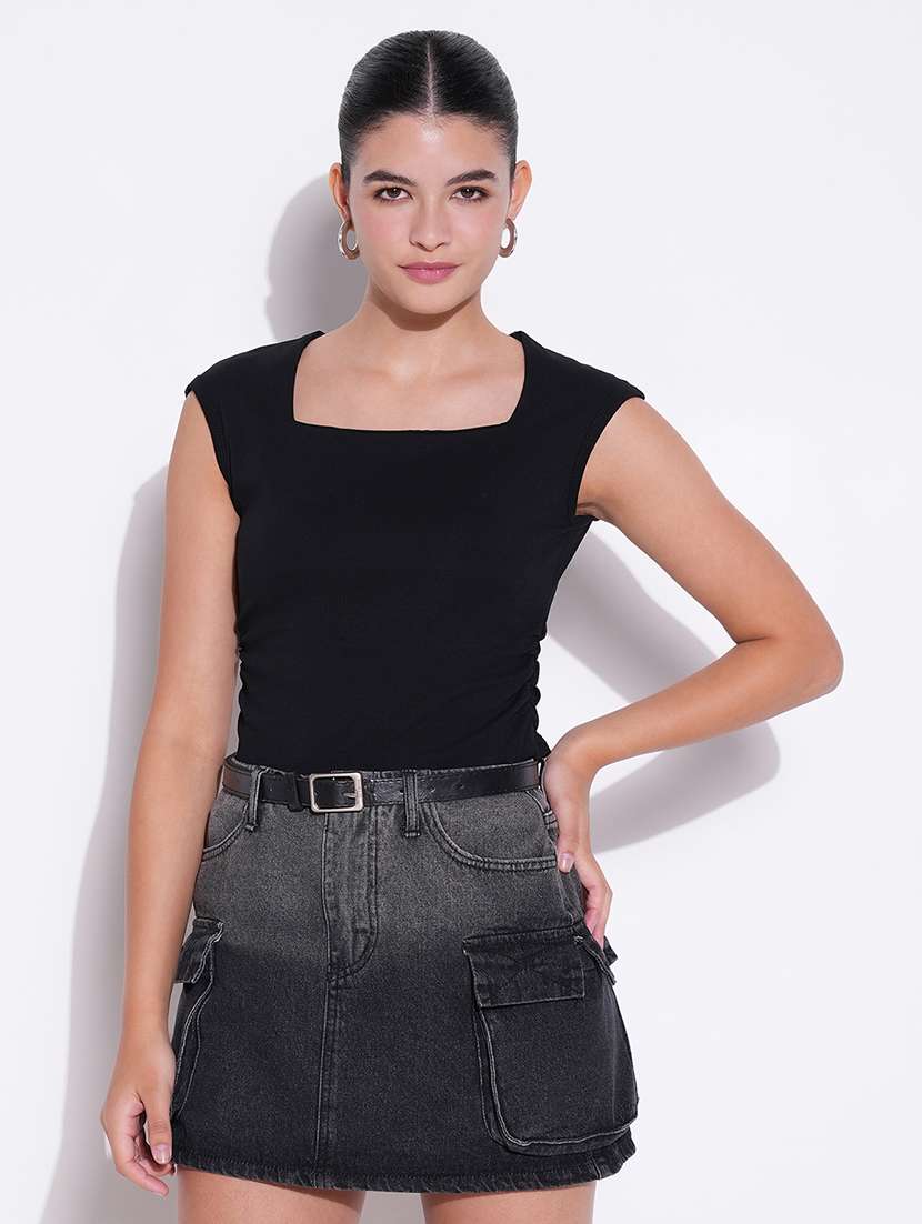 women solid sleeveless crop top