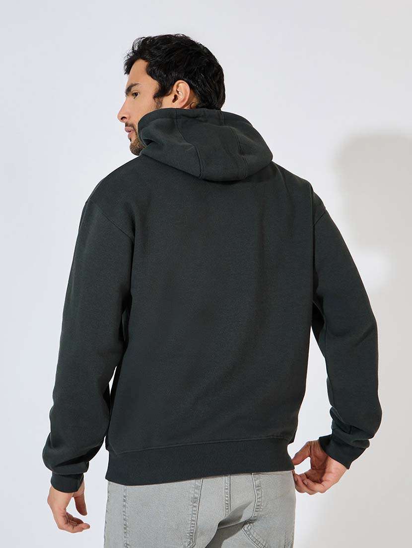 men long sleeves plain sweatshirt - 21643923 - Standard Image - 1