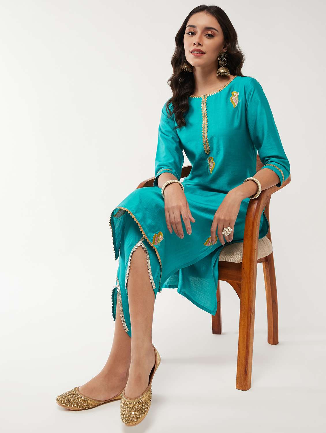 women embroidered round neck kurta pant set - 21644061 - Standard Image - 4