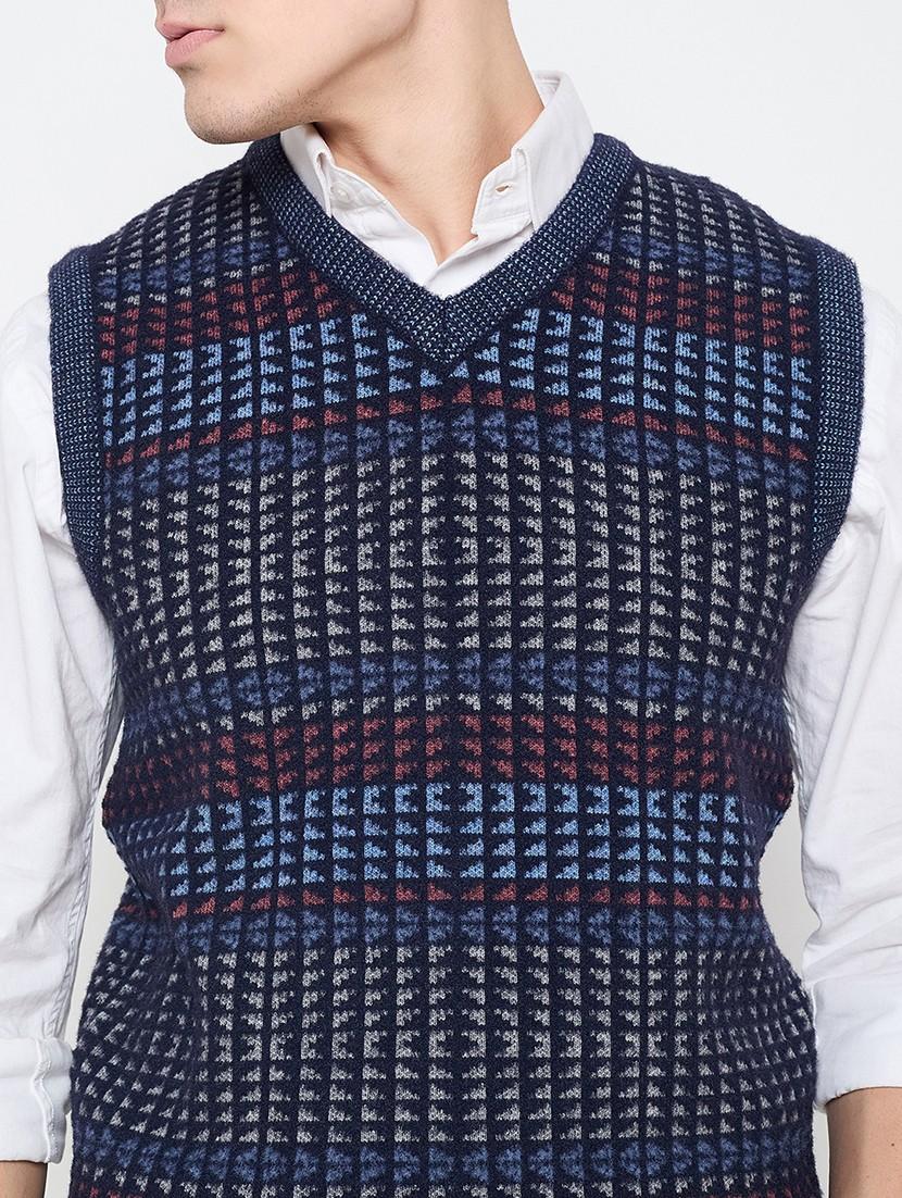 men self design sleeveless pullover - 21644375 - Standard Image - 4