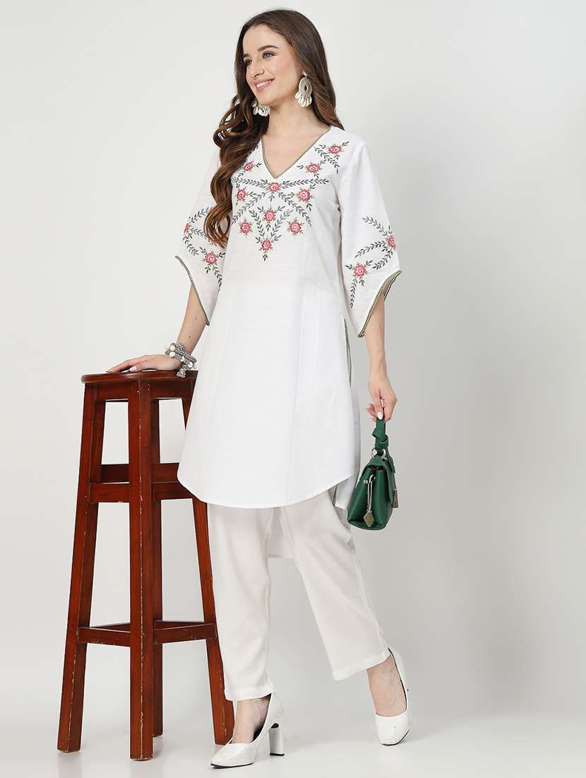 women white embroidered kurta pant set - 21644425 -  Standard Image - 4