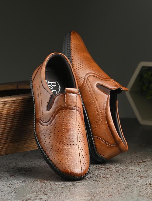 men plain slip on casual shoes - 21647313 -  Standard Image - 0