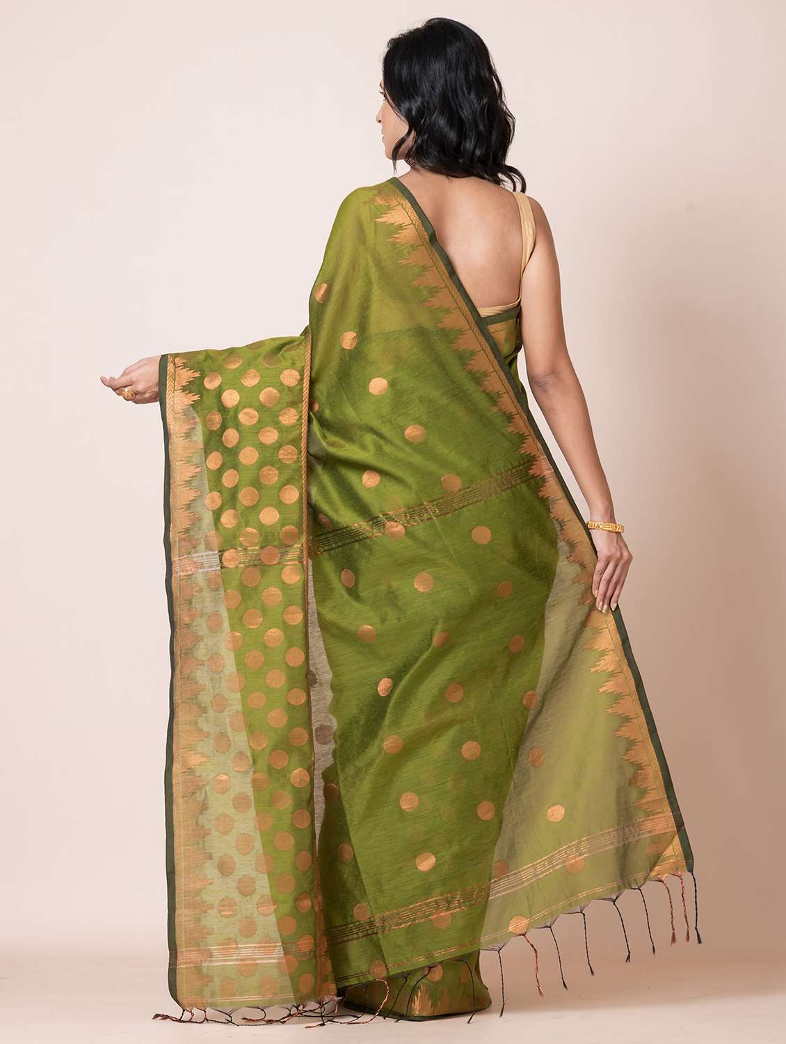 women self design handloom saree with blouse - 21648358 -  Standard Image - 1