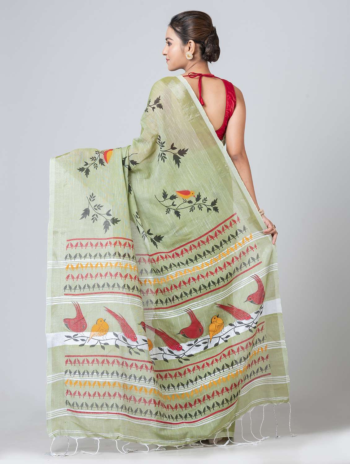 women printed handloom saree with blouse - 21648365 - Standard Image - 1