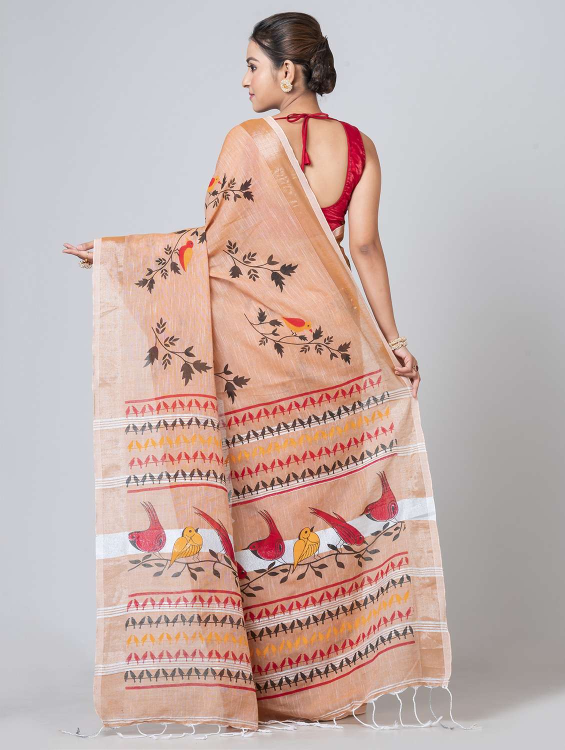 women printed handloom saree with blouse - 21648367 - Standard Image - 1