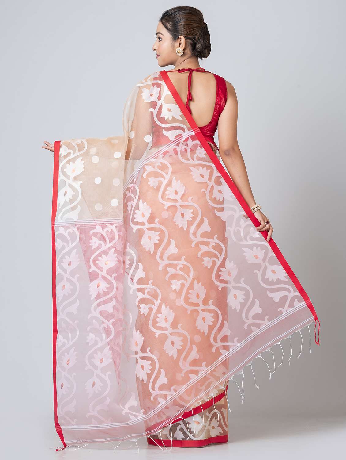 women self design handloom saree with blouse - 21648378 -  Standard Image - 1