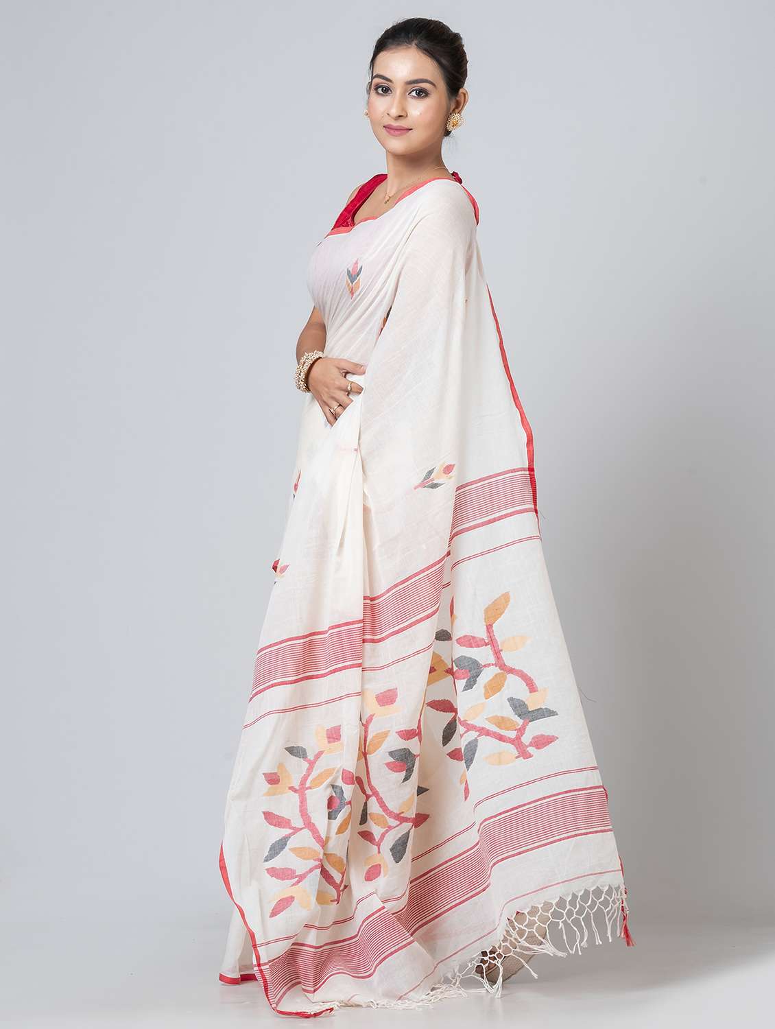 women self design handloom saree with blouse - 21648382 -  Standard Image - 1