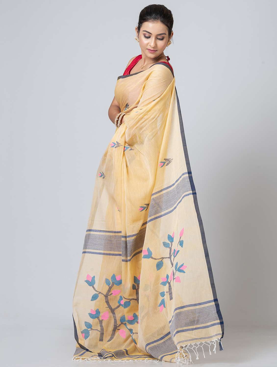 women self design jamdani saree with blouse - 21648383 -  Standard Image - 1