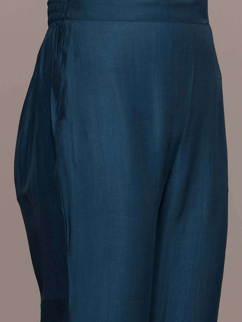 women solid lace work v neck kurta pant set - 21648663 -  Standard Image - 6