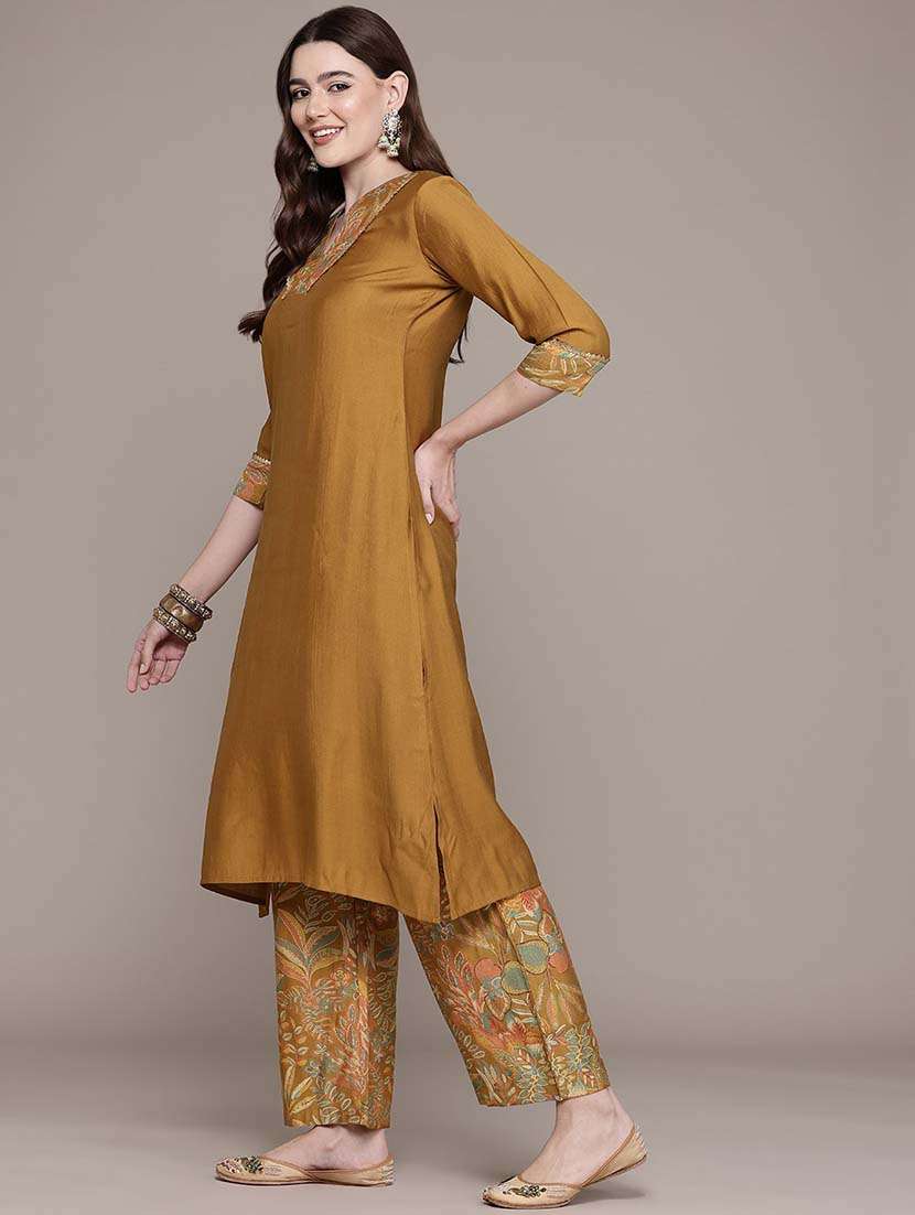 women solid v neck kurta palazzo set - 21648669 -  Standard Image - 1