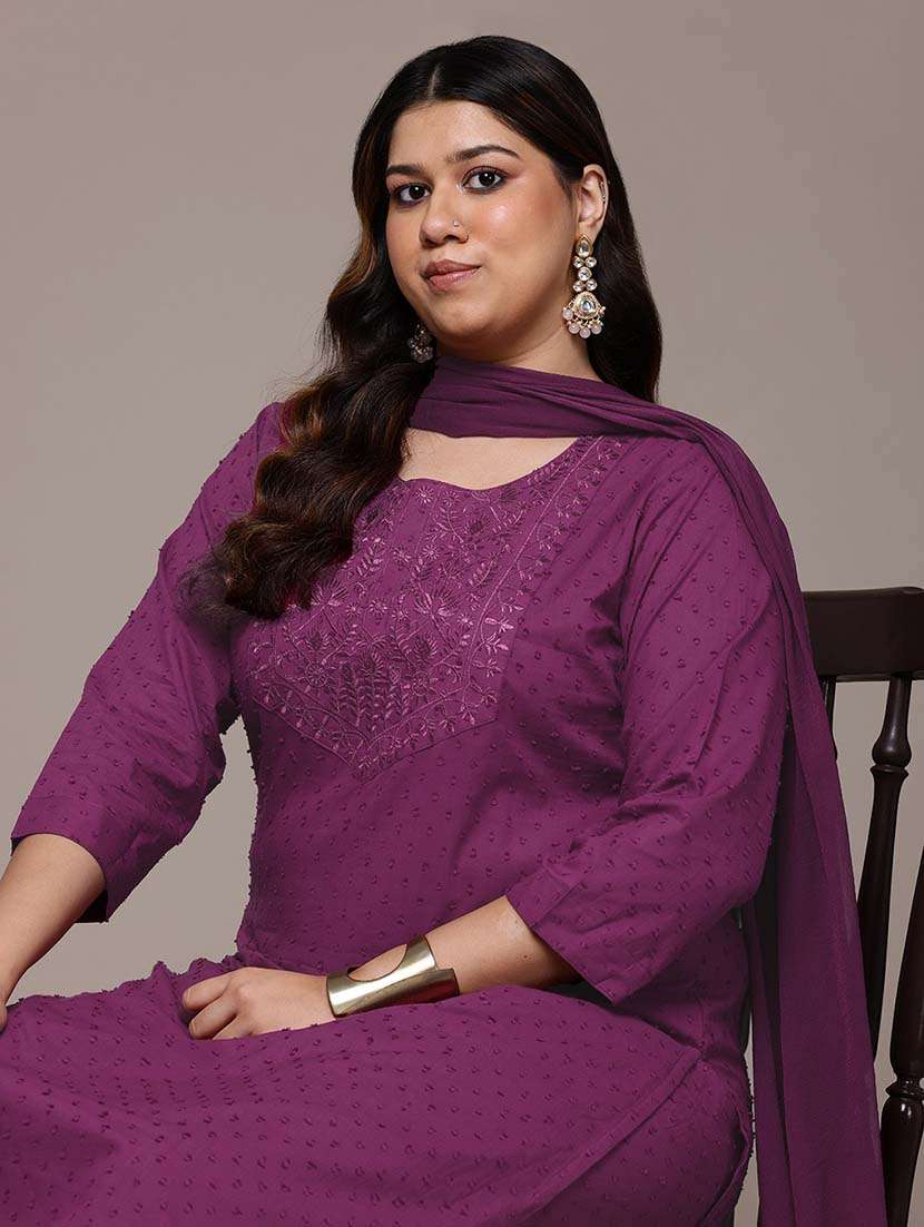 women plus size three quarter sleeve kurta pant with dupatta set - 21648674 -  Standard Image - 4