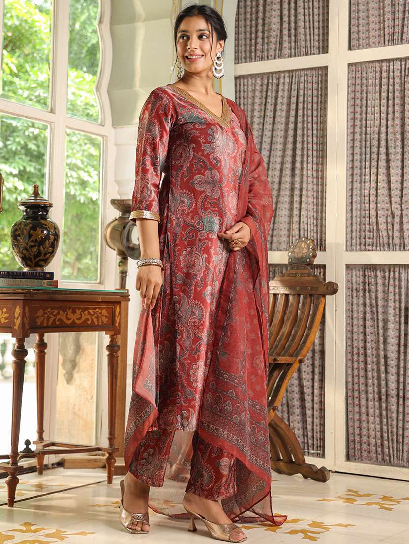 Women Floral Kurta Palazzo Set With Dupatta - 21648931 -  Standard Image - 1