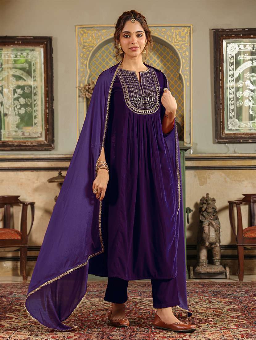 women embroidered kurta pant set with duaptta - 21648935 - Standard Image - 4