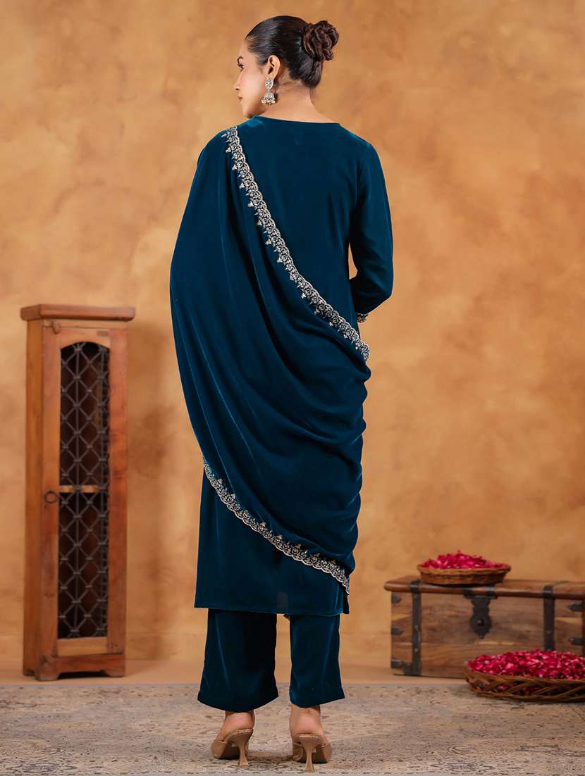 women embroidered kurta pant set with duaptta - 21648937 - Standard Image - 4