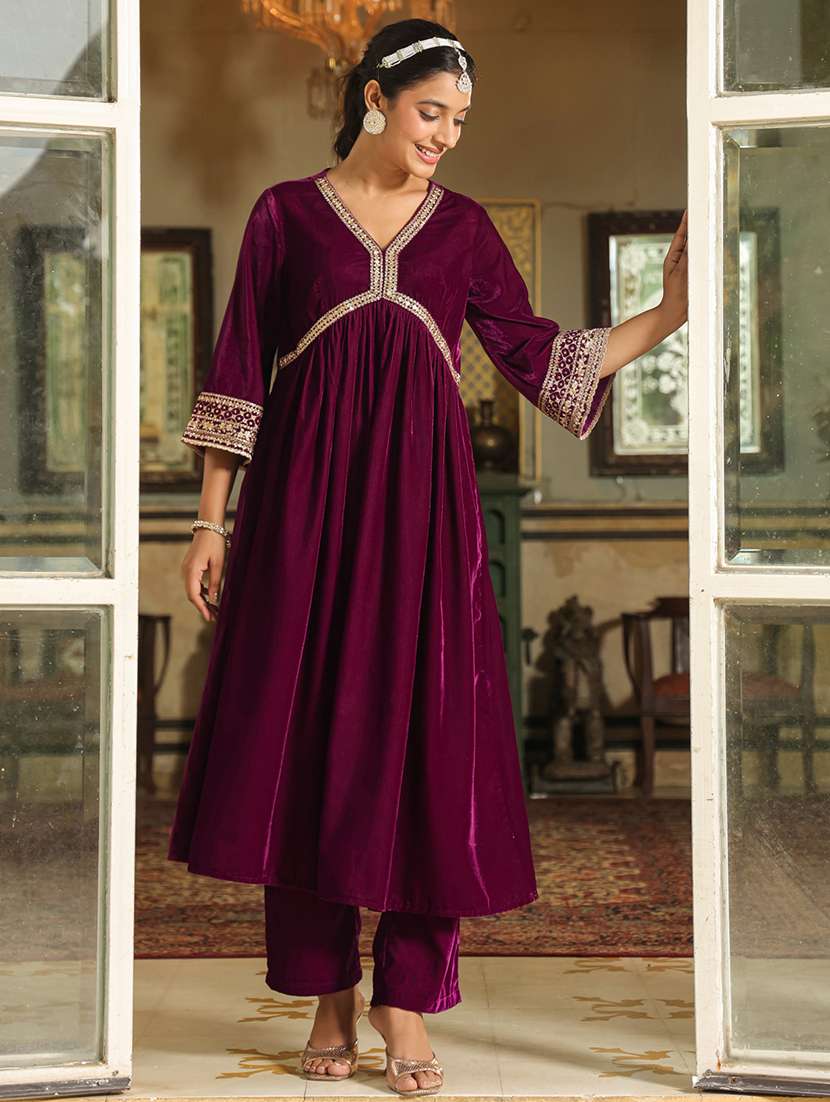 Women Embroidered Kurta Pant Set With Duaptta - 21648944 -  Standard Image - 1
