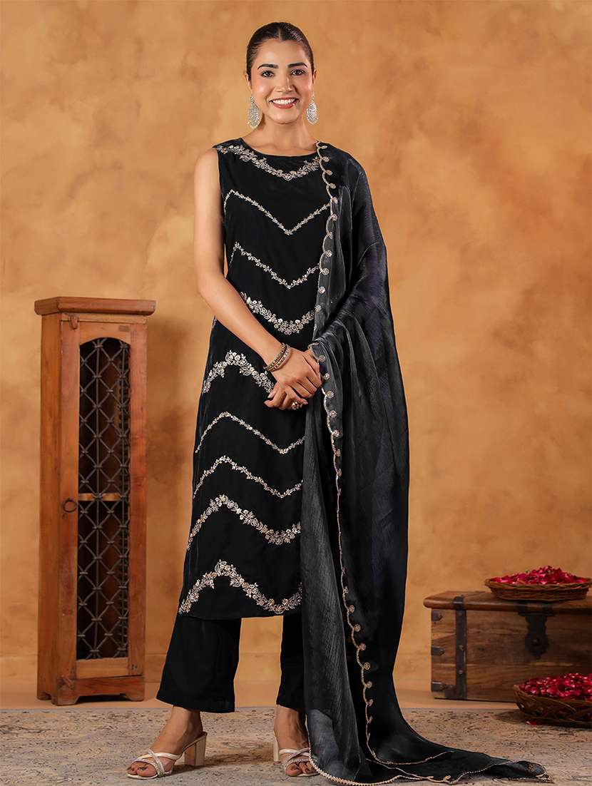 women embroidered kurta pant set with duaptta - 21648947 - Zoom Image - 0
