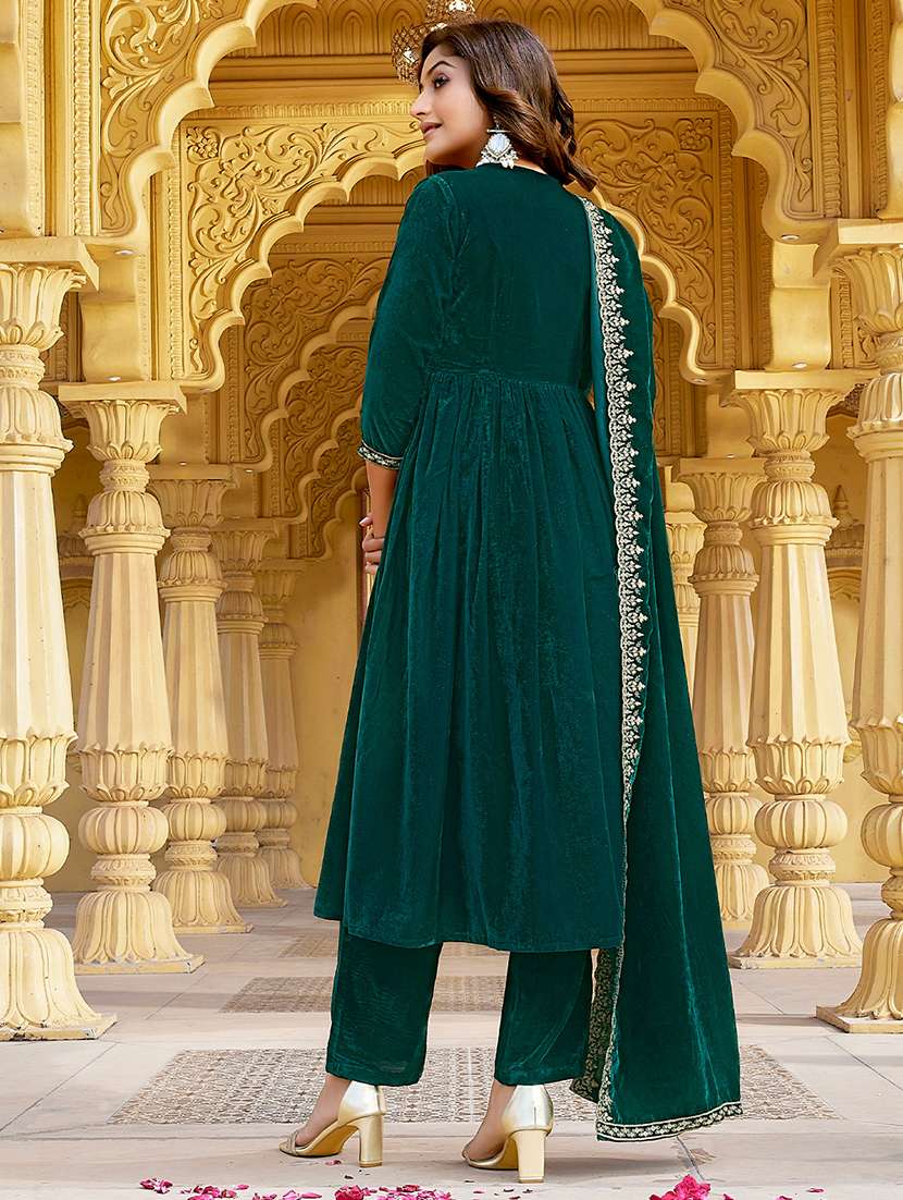 women embroidered kurta pant set with duaptta - 21648952 -  Standard Image - 4