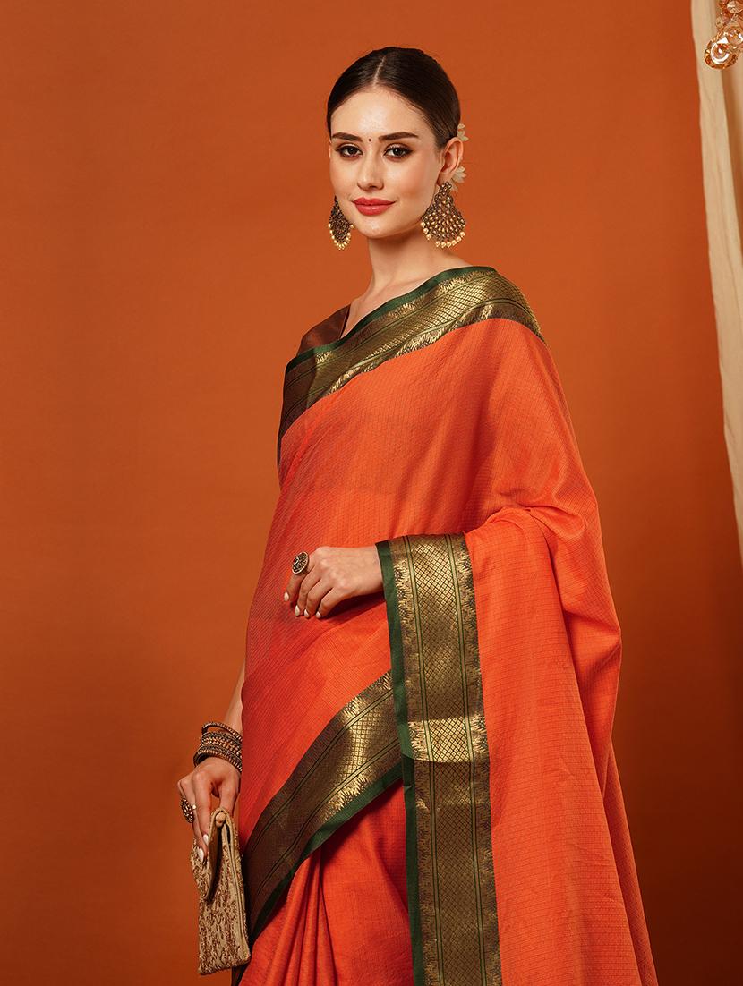 women solid bordered saree - 21649515 - Standard Image - 4