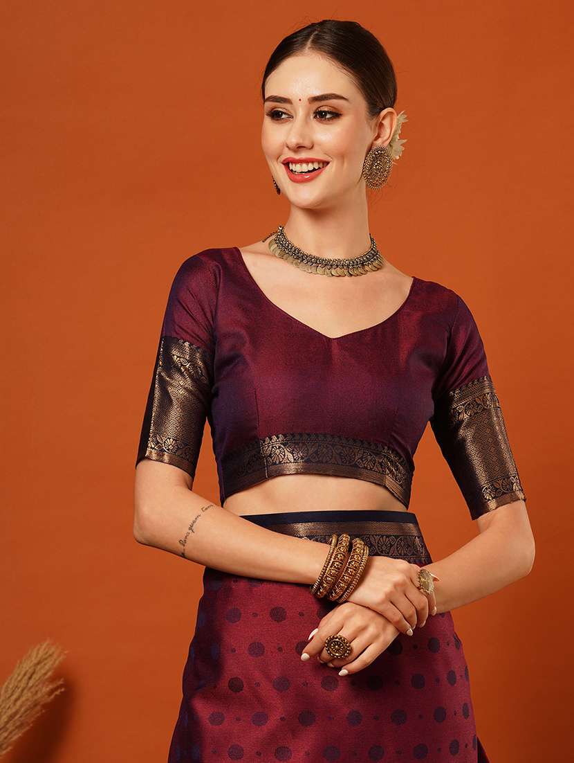 women printed bordered saree - 21649532 -  Standard Image - 4