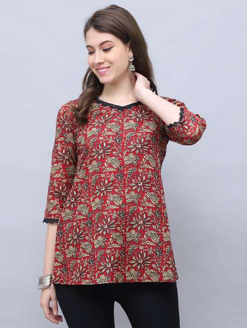 women printed three quarter sleeve tunic