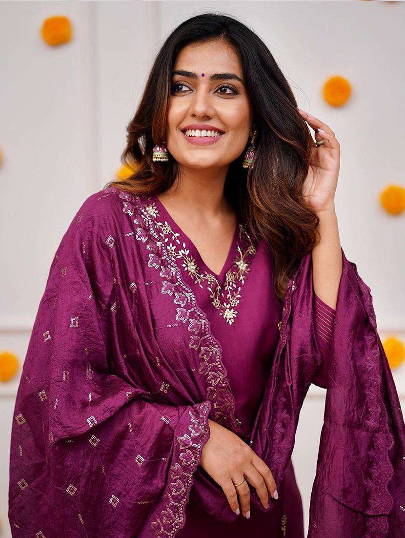 women embroidered kurta pant set with duaptta - 21650951 -  Standard Image - 1