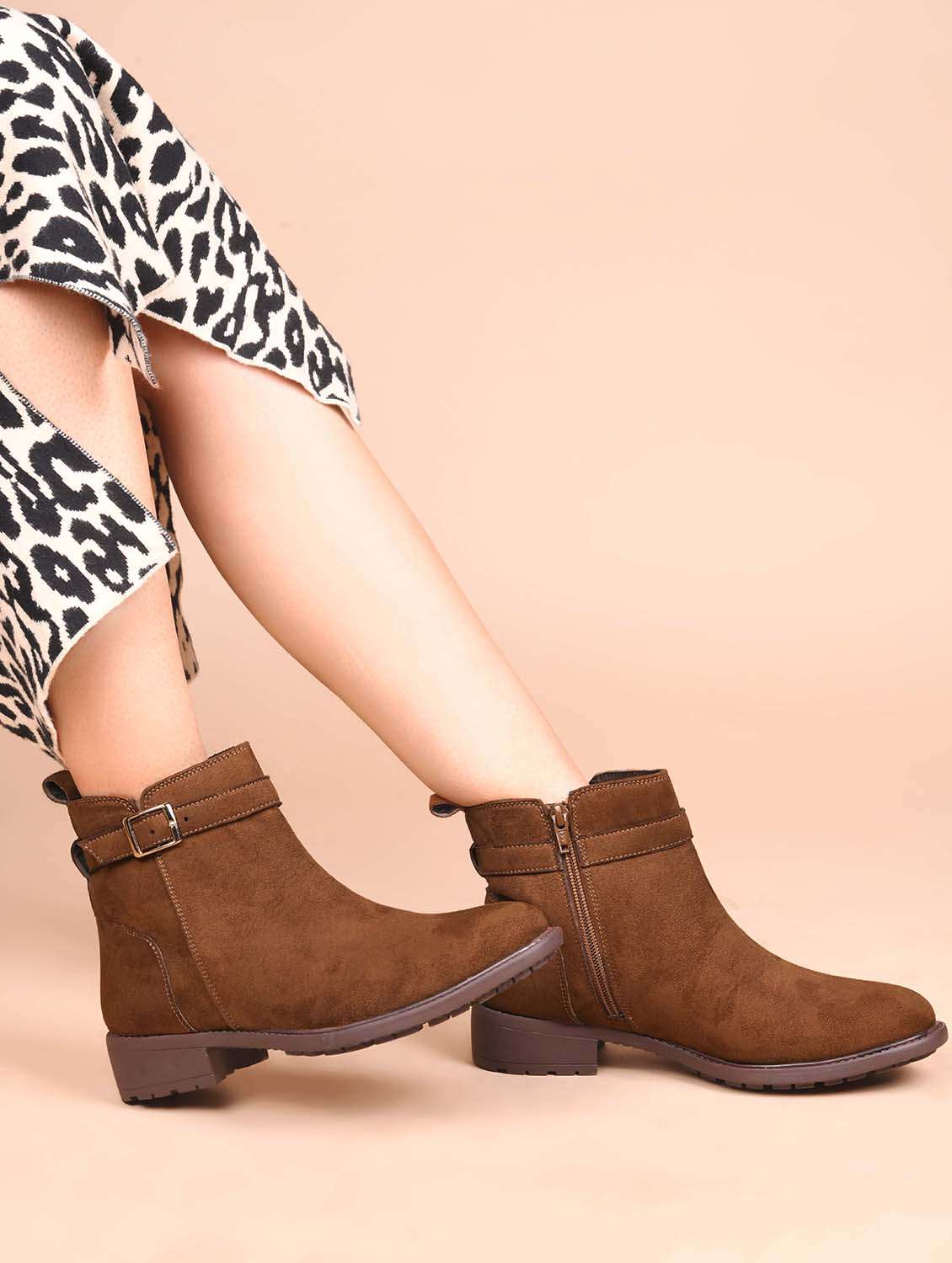 women tan solid ankle boots