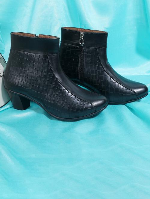 women ankle lenght zipper boot - 21652613 -  Standard Image - 0