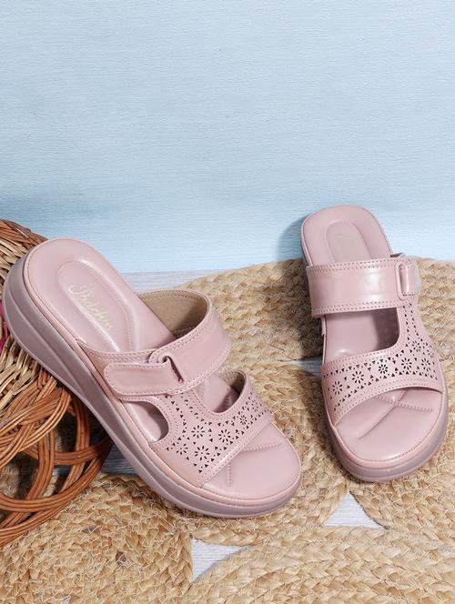 women peach cut work wedge - 21652916 -  Standard Image - 0