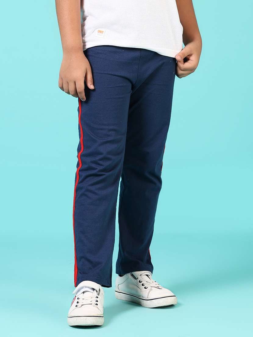 boys solid mid rise track pant