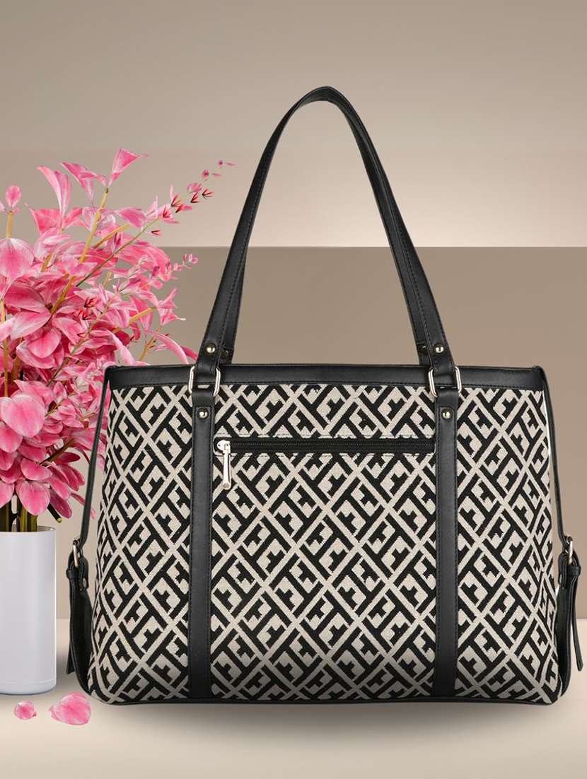 women printed tote bags - 21653433 -  Standard Image - 1