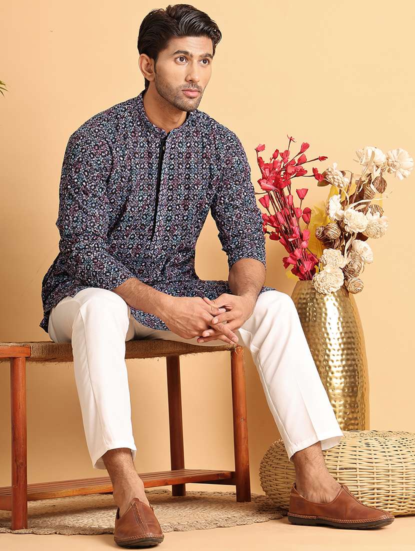 men embroidered mandarin neck long kurta - 21660541 -  Standard Image - 4