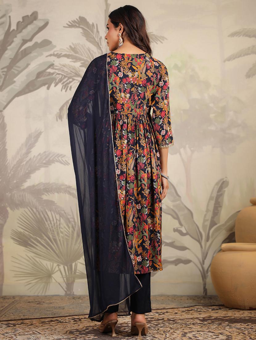 women embroidered three quarter sleeve suit set - 21660753 - Standard Image - 4