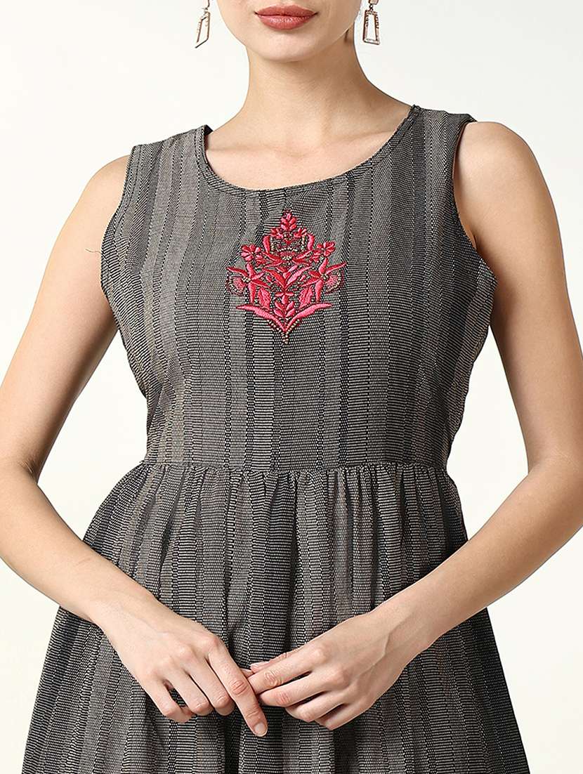 women embroidered a-line kurta with long shrug - 21661525 - Standard Image - 6