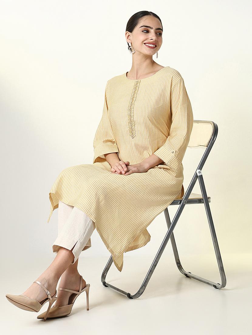 women three quarter sleeve straight kurta - 21661542 - Standard Image - 4