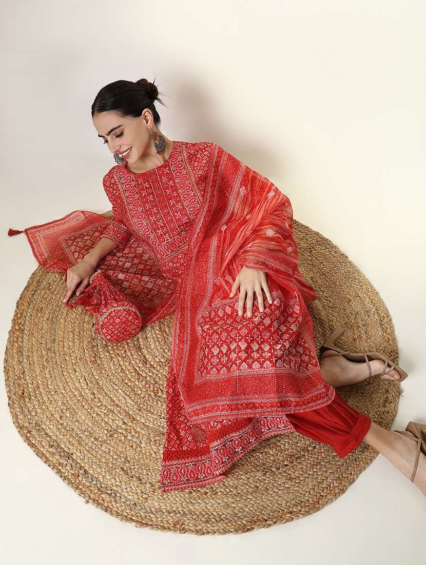 women three quarter sleeve kurta pant with dupatta set - 21661586 -  Standard Image - 4