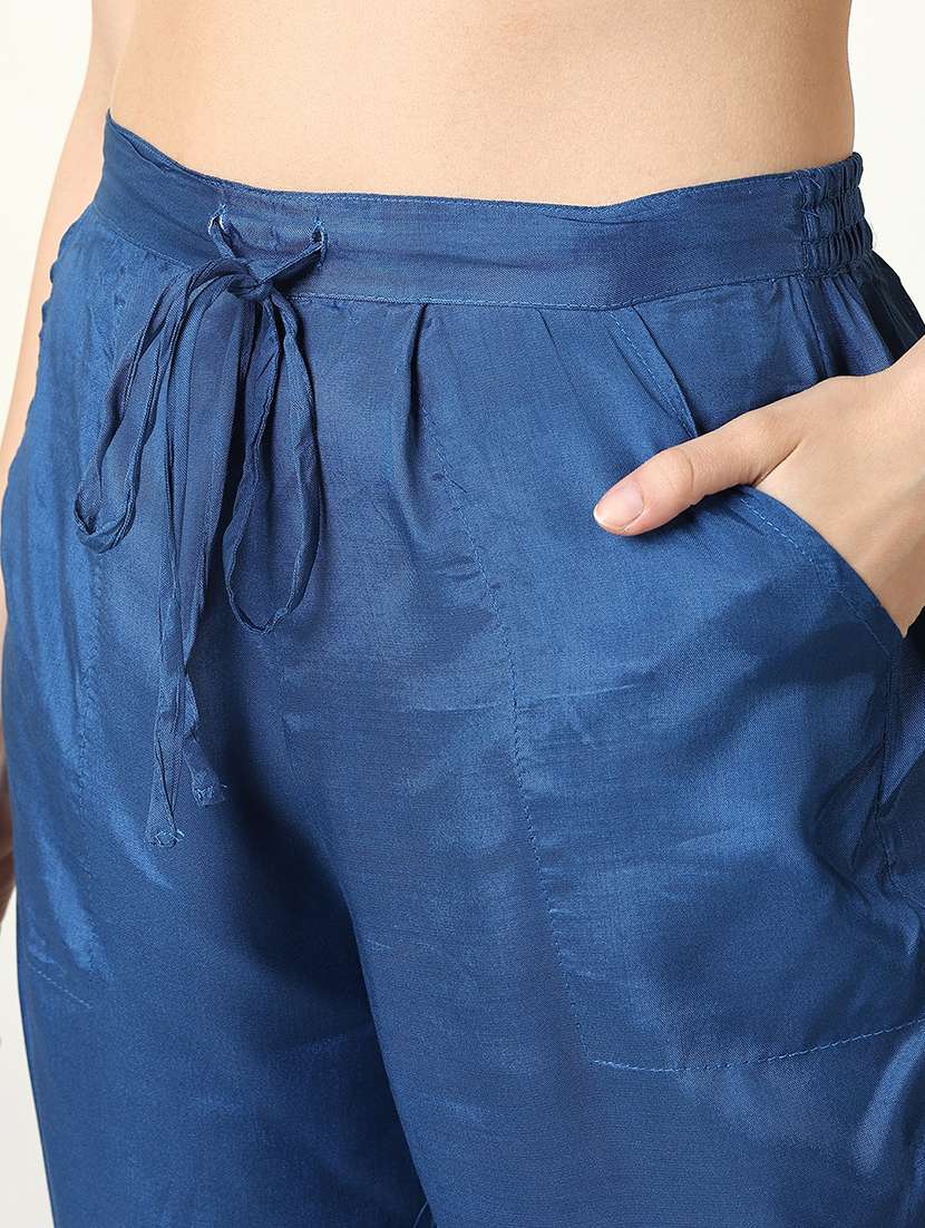 women floral kurta pant set with dupatta - 21661587 -  Standard Image - 6