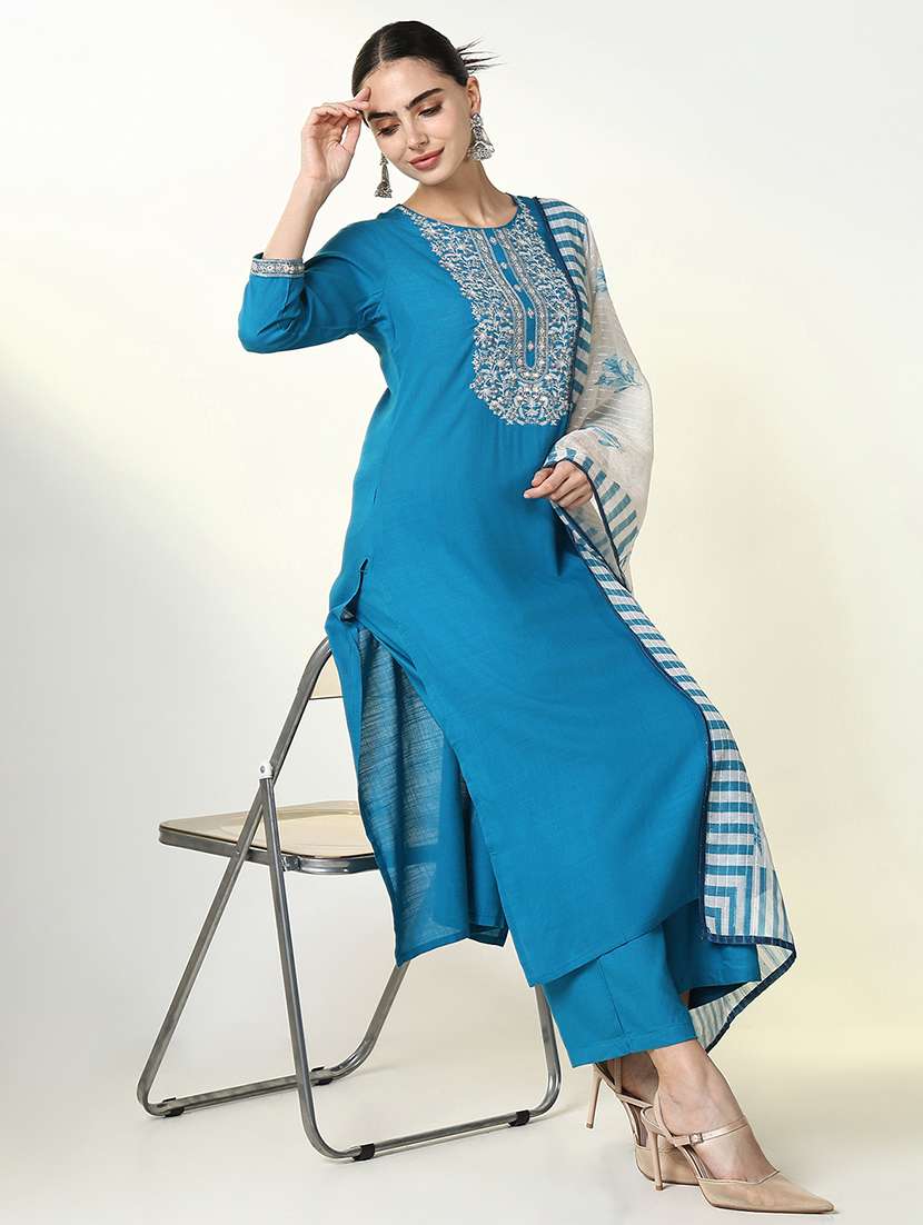 women embroidered kurta palazzo set with dupatta - 21661597 -  Standard Image - 4