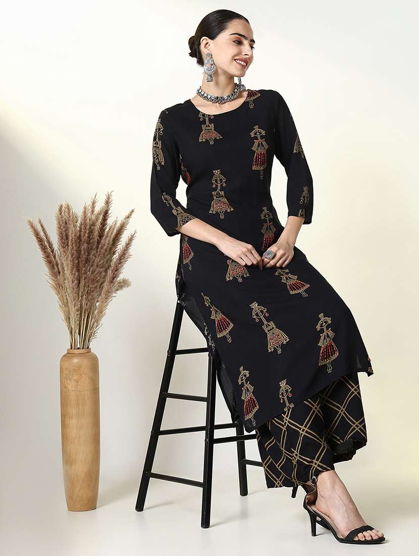 women black printed three quarter sleeve kurta palazzo set  - 21661599 -  Standard Image - 4