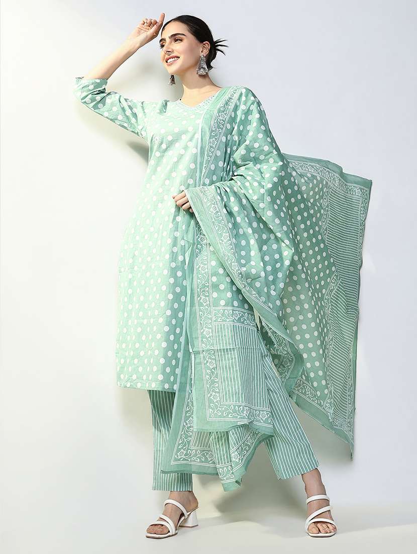 women polka dots printed kurta pant set with dupatta - 21661605 -  Standard Image - 4