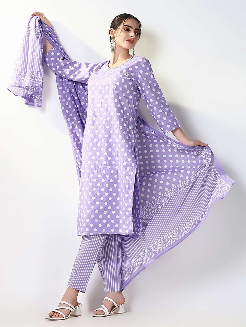 women polka dots printed kurta pant set with dupatta - 21661606 -  Standard Image - 4