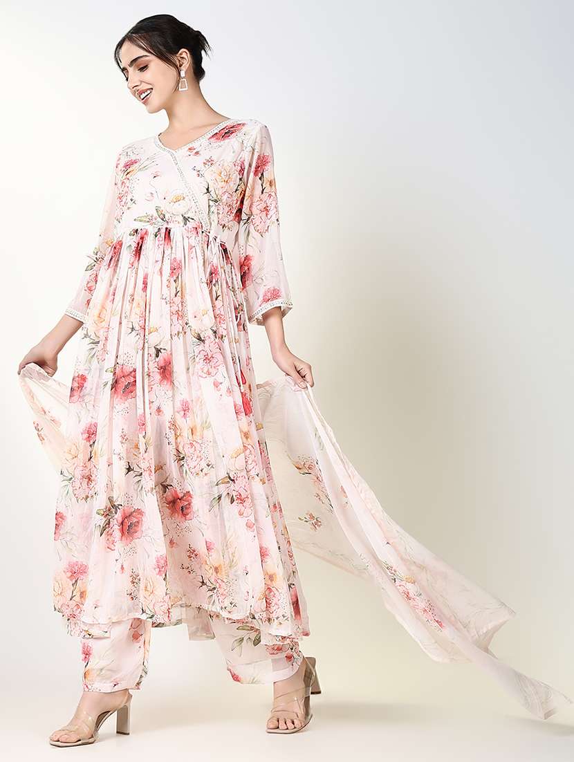 women floral three quarter sleeve kurta pant with dupatta set - 21661637 -  Standard Image - 4