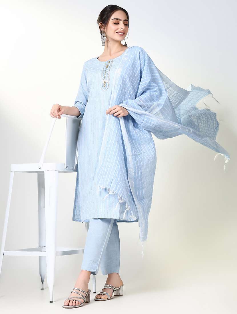 women self design kurta pant set with dupatta - 21661668 -  Standard Image - 4