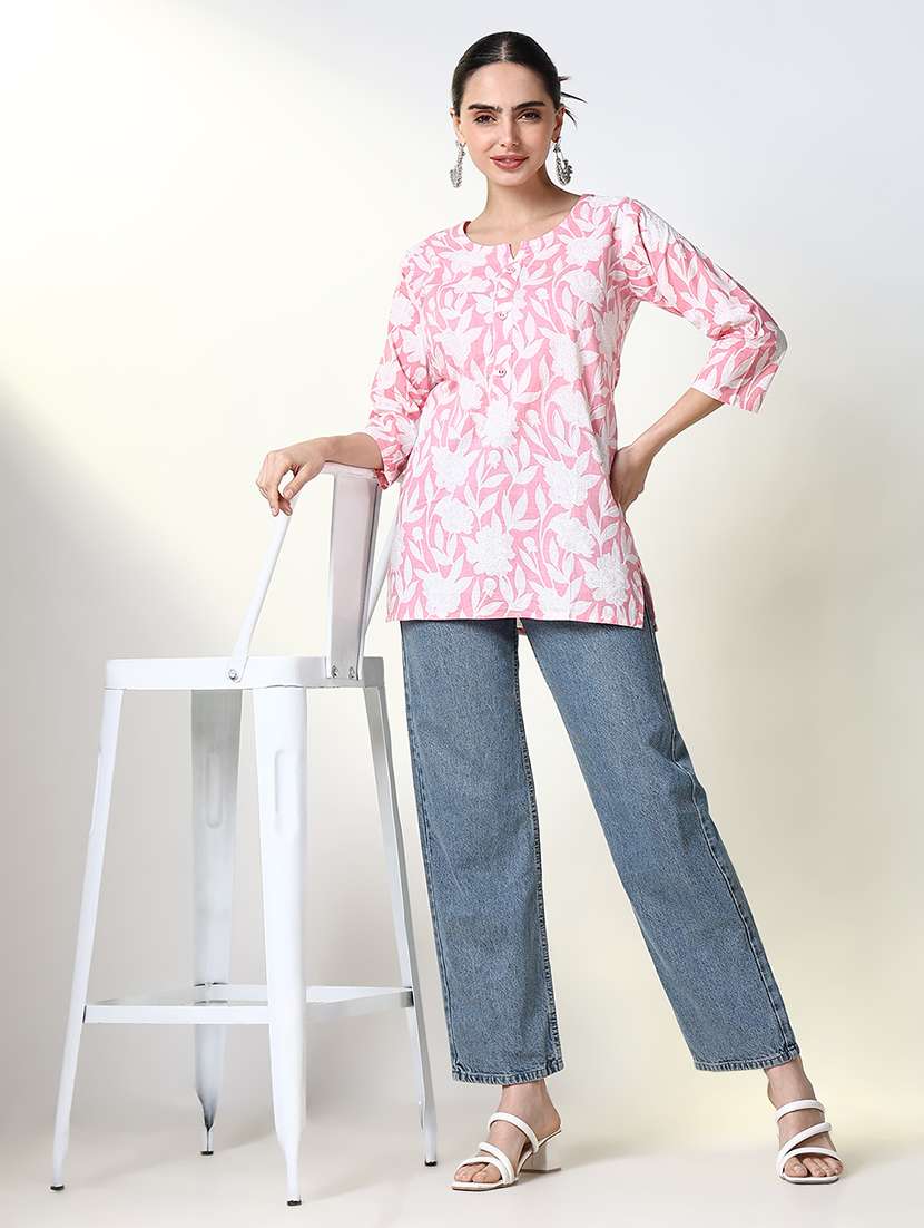 women three quarter sleeve straight kurti - 21661679 -  Standard Image - 4