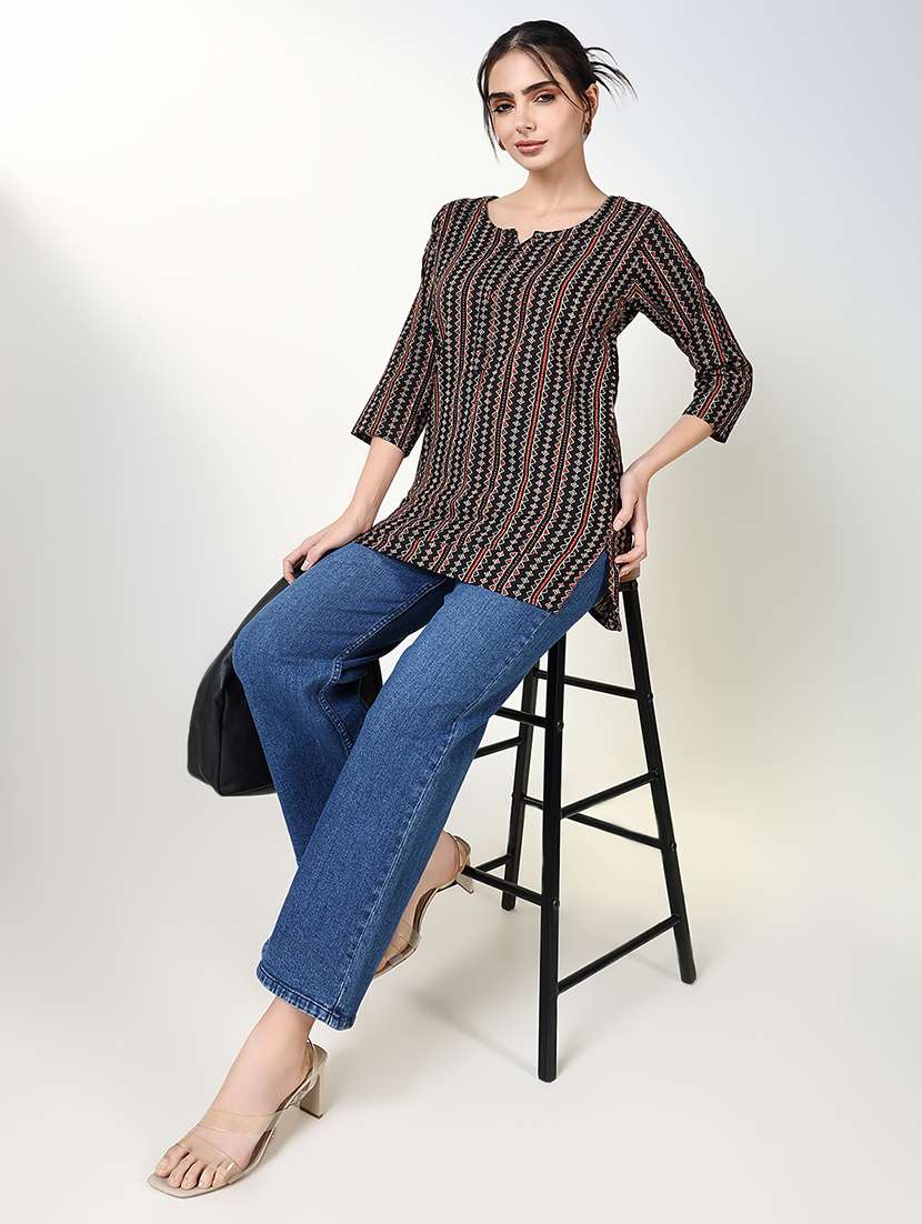 women three quarter sleeve straight kurti - 21661680 -  Standard Image - 4