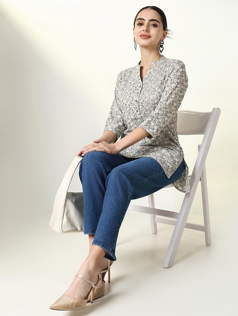 women three quarter sleeve straight kurti - 21661681 - Standard Image - 4