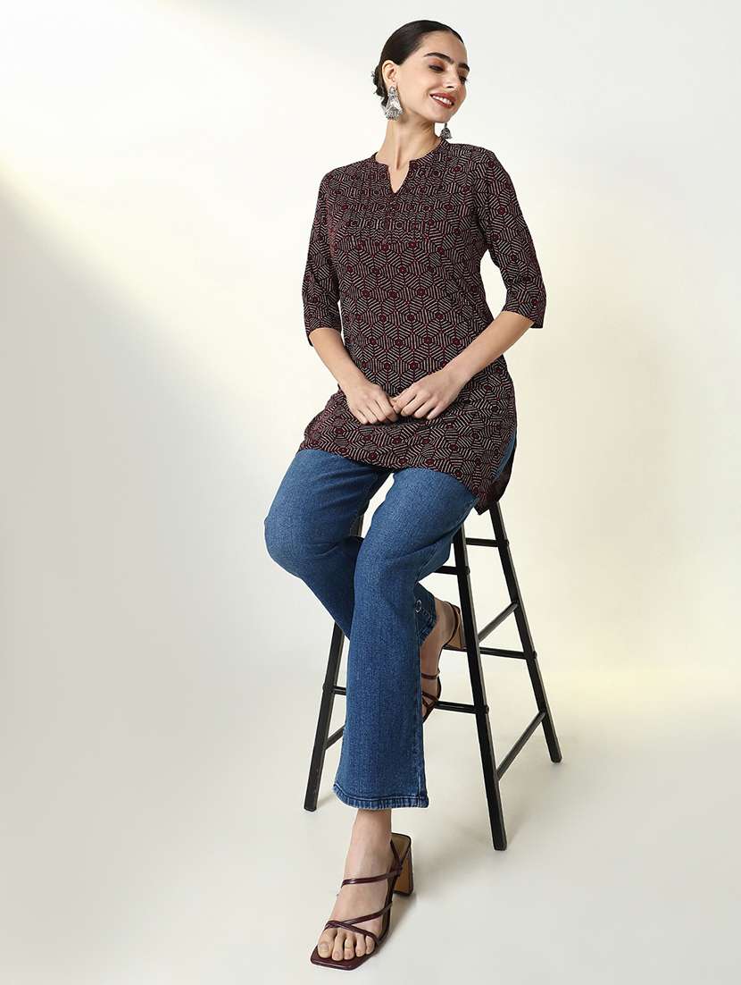 women three quarter sleeve straight kurti - 21661684 -  Standard Image - 4