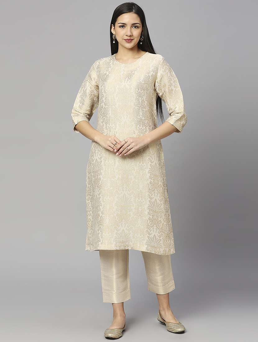 women self design three quarter sleeve straight kurta - 21662132 -  Zoom Image - 0