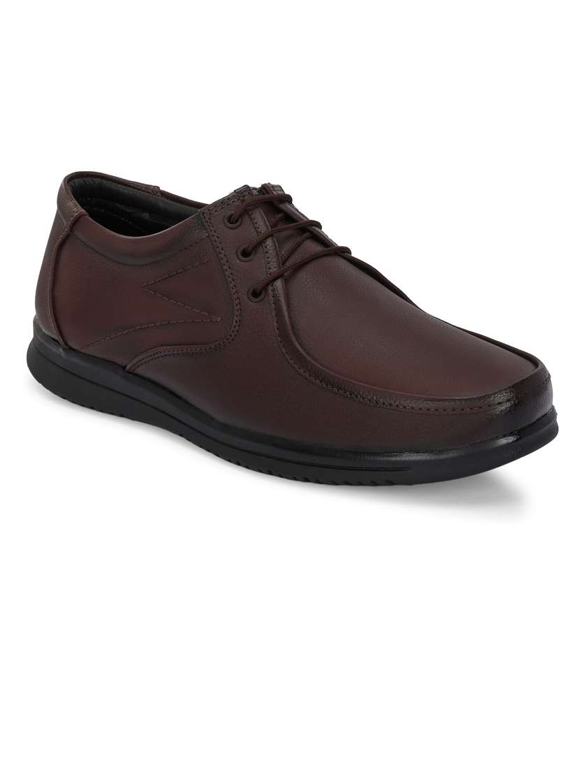 men brown lace-up derby - 21662992 -  Standard Image - 1
