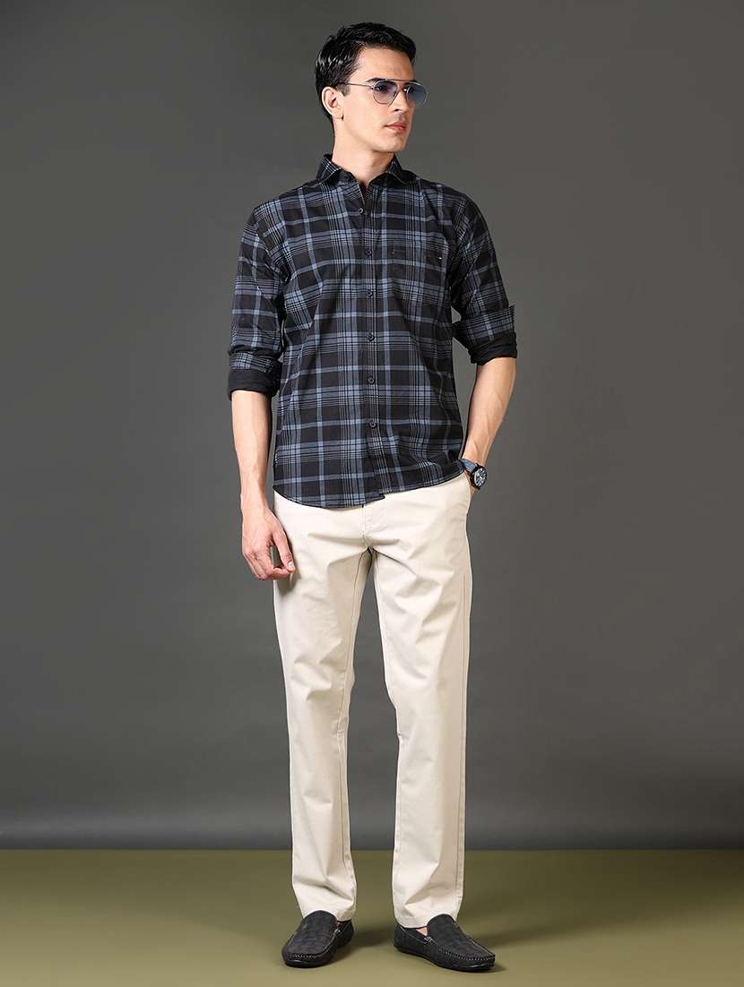 men solid mid rise flat front casual trouser - 21663779 -  Standard Image - 4